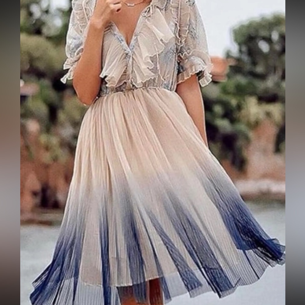 CHICWISH Elegant Ombre Pleated Dress